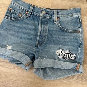 501 Levi’s Cuffed shorts